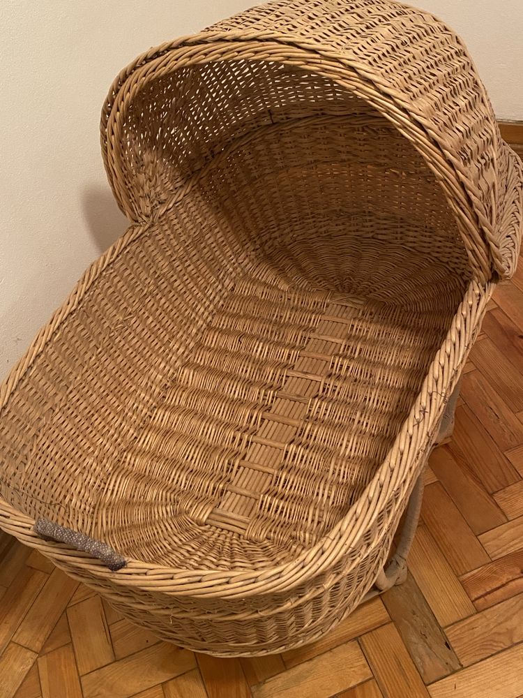 Berço em verga - antigo