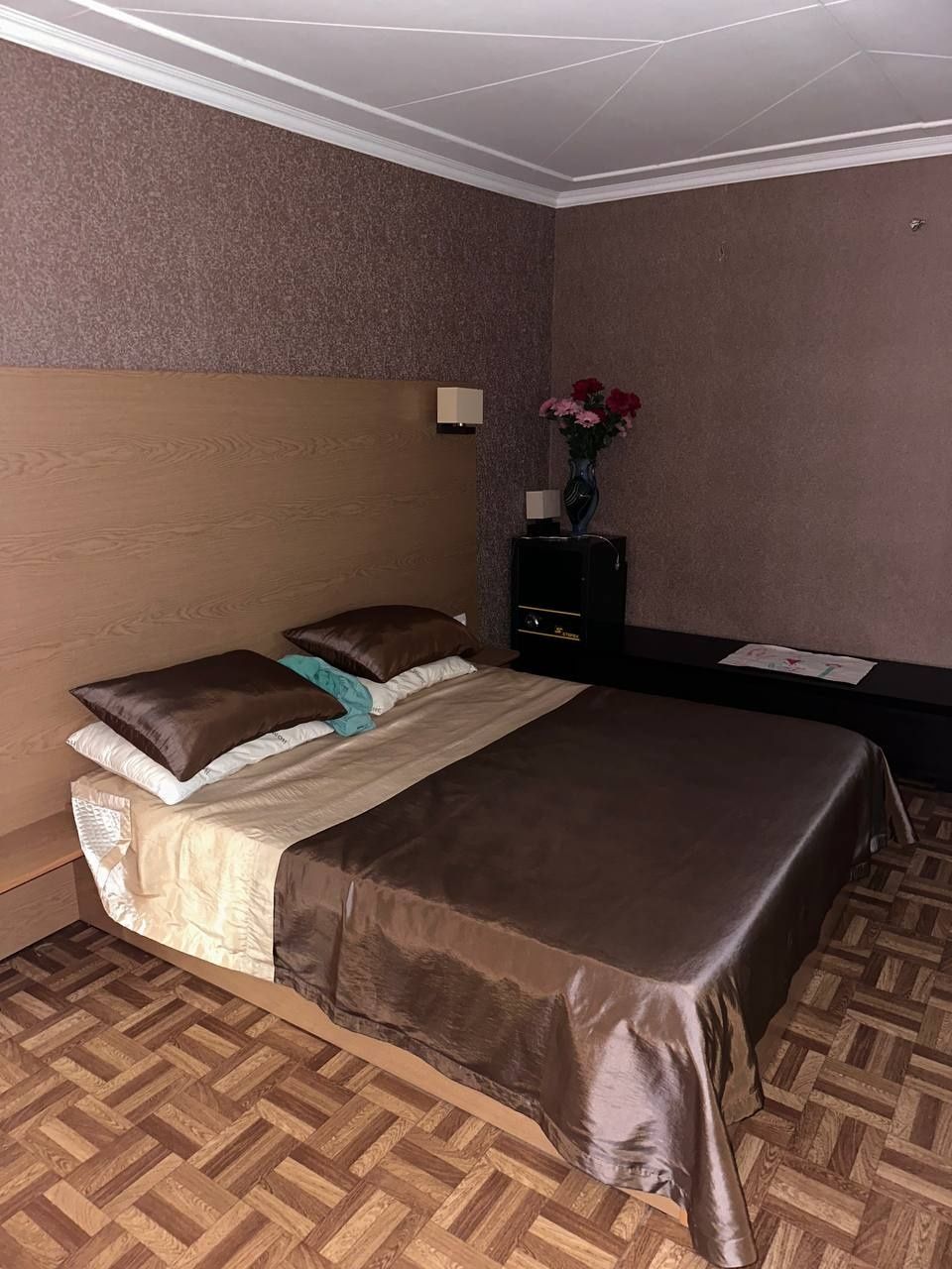 Продам 3-х поверховий  дачний будинок, Врублівці, з виходом до водойми
