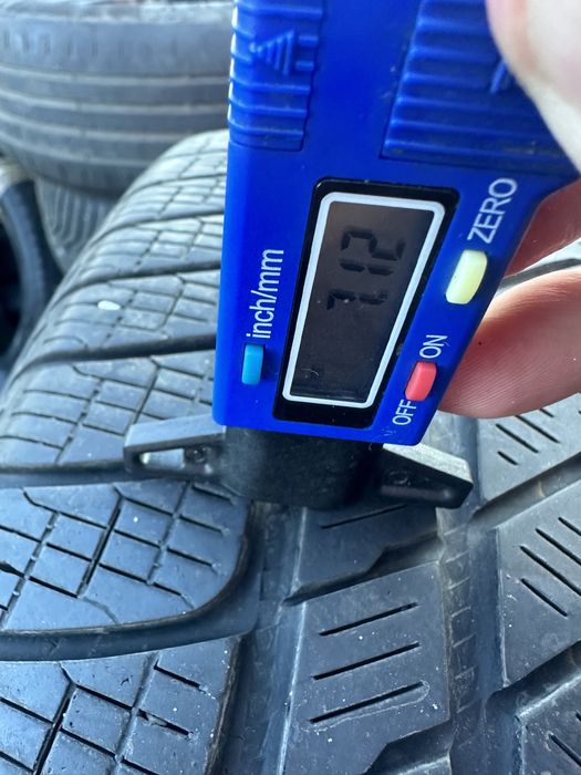 Шини зима 285/45 R22 Pirelli , резина комплект на Гелік або GX-80