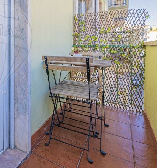 Conjunto mesa e cadeiras exterior