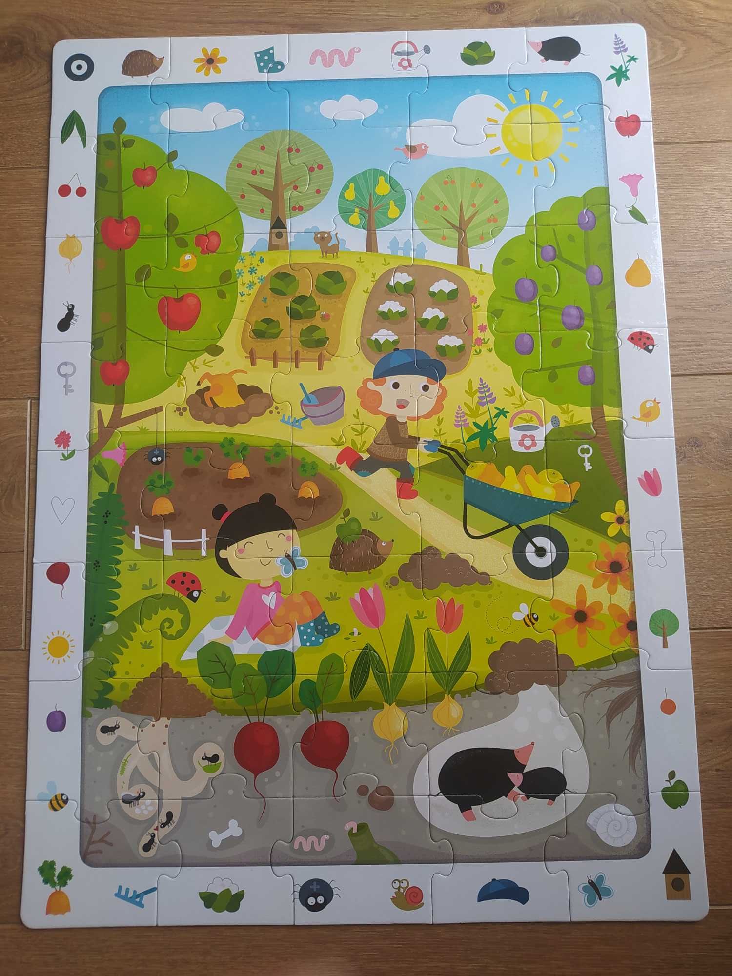 Puzzle Ogród, 40 elementów, Czuczu, dla dzieci 3+ w b. dobrym stanie.