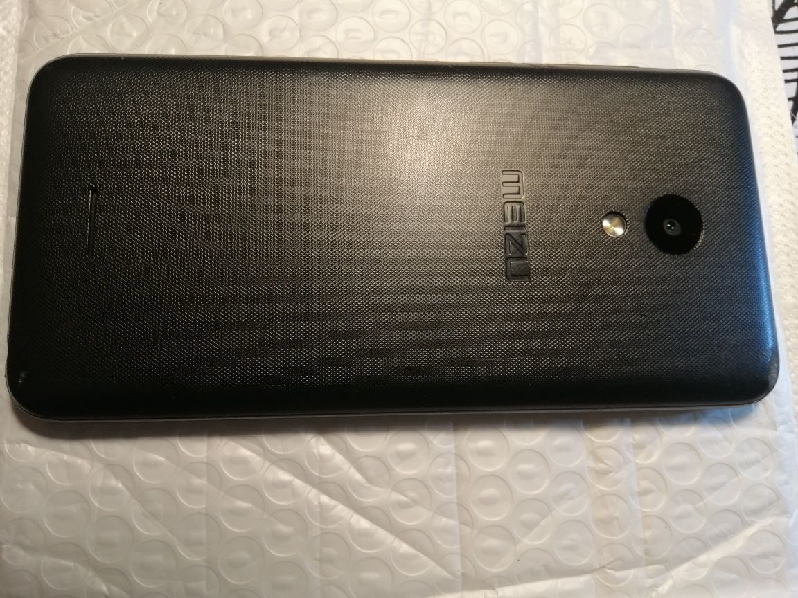 Продам смартфон  Meizu C9 3/32Gb