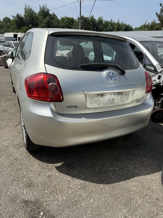 Toyota Auris 1.4 D4D (peças))