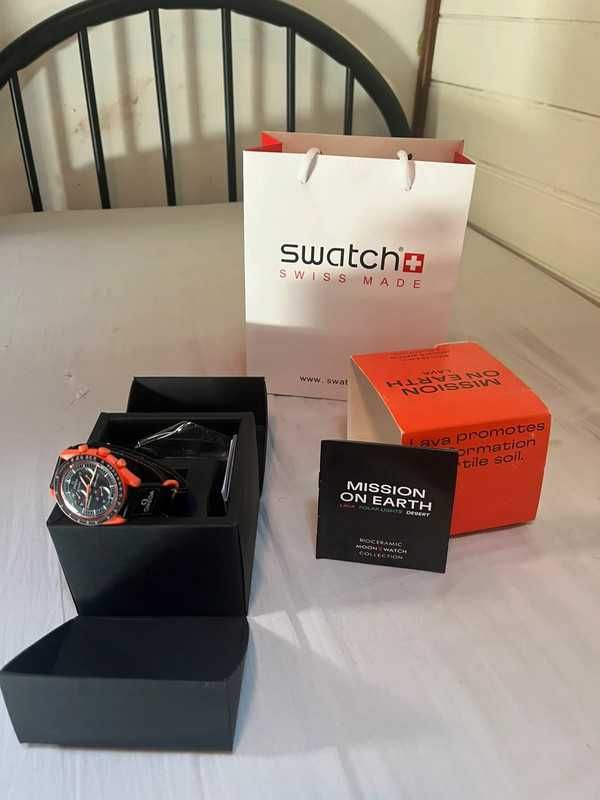 Lava Edition SO33O100 – Omega Swatch Magmowy Design