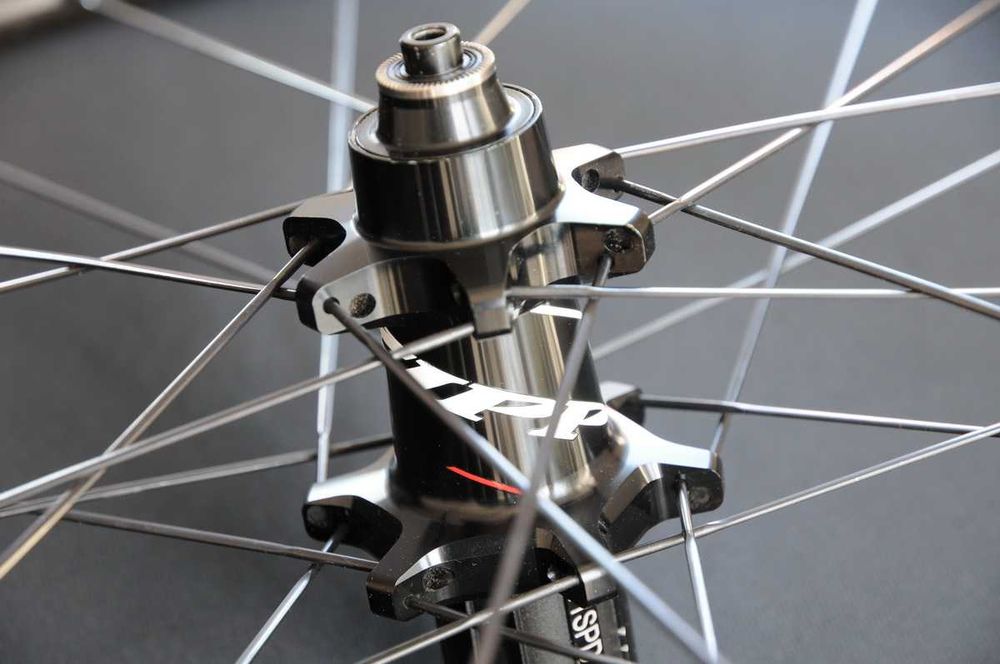 koła szosowe ZIPP 303 i ZIPP 202 CARBON, 700C, komplet, stan SUPER !!!