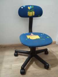 Fotel obrotowy dla dziecka 4-10lat mało używany jak nowy