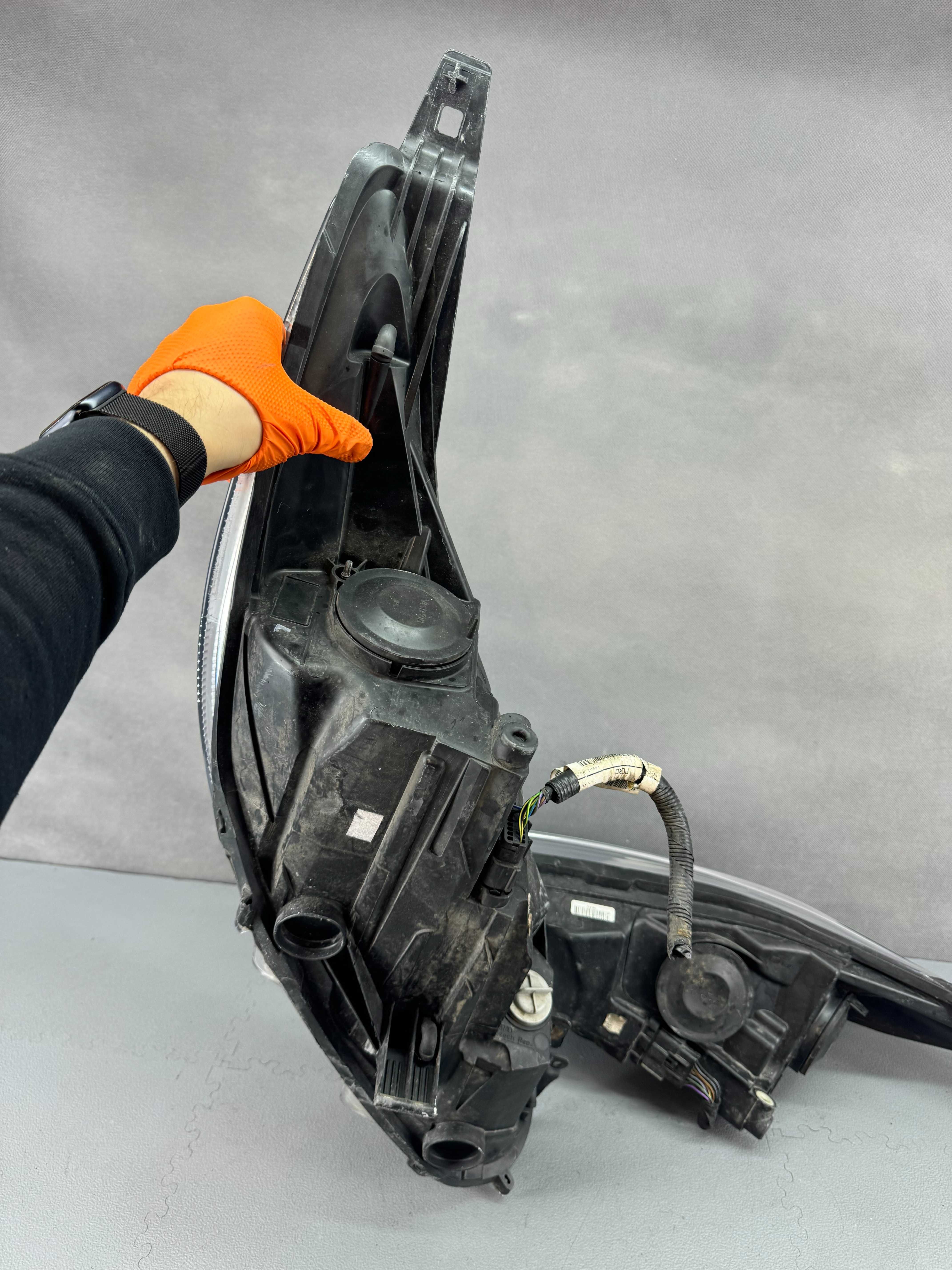 Ford Fiesta VII 7 MK7 Lift 12- Lampy Przód Przednie Lewa+Prawa EU IGŁA