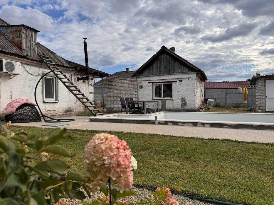 Купите дом с бассейном в Самаровке на Лесозаводской