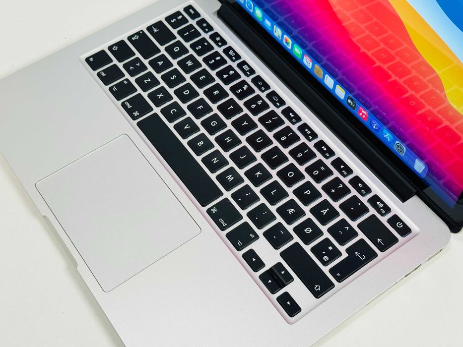 MacBook Pro 13 2015 i5 8GB RAM 256GB SSD Silver Super Stan