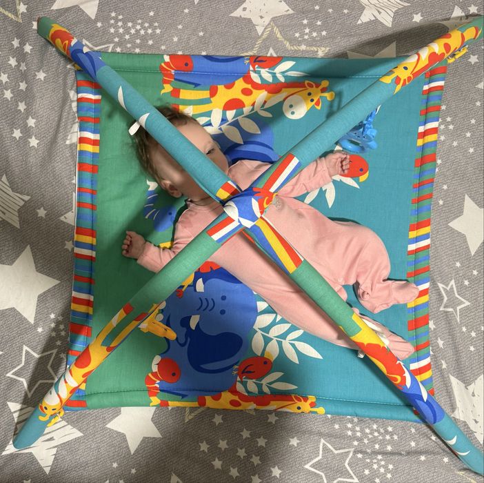 Продам игровой коврик с дугами.