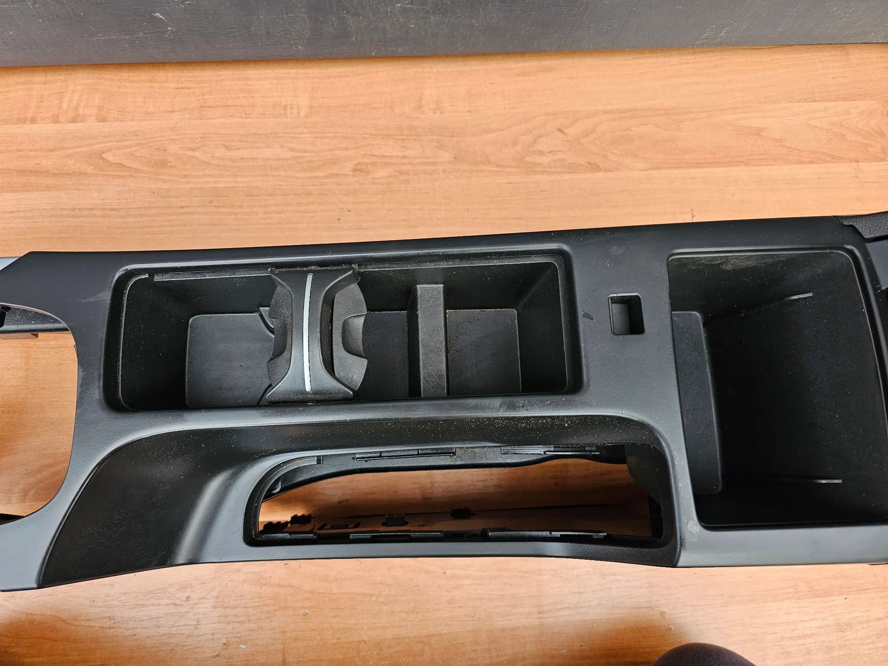 PODŁOKIETNIK SKÓRZANY TUNEL ŚRODKOWY RĘCZNY MANUALNY SCHOWEK OPEL INSIGNIA A EUROPA CZARNY