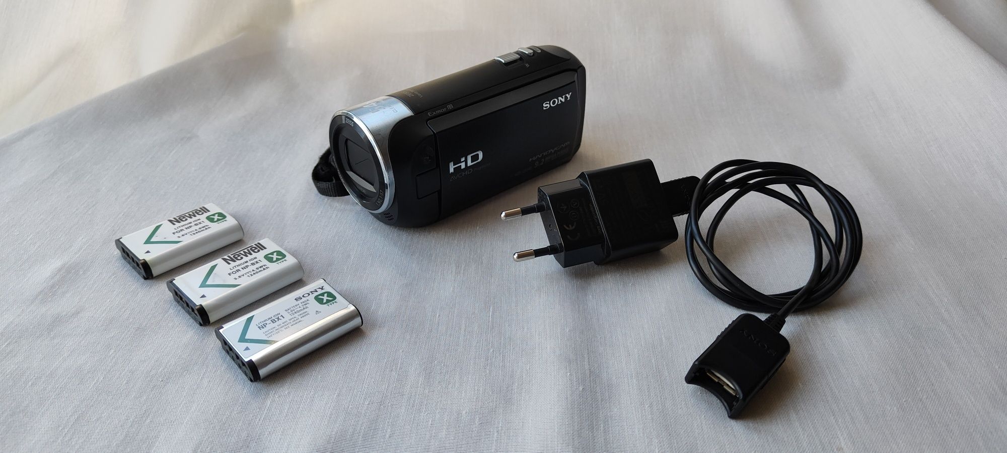 Kamera cyfrowa Sony HDR-CX240E czarna + 2 baterie z ładowarką