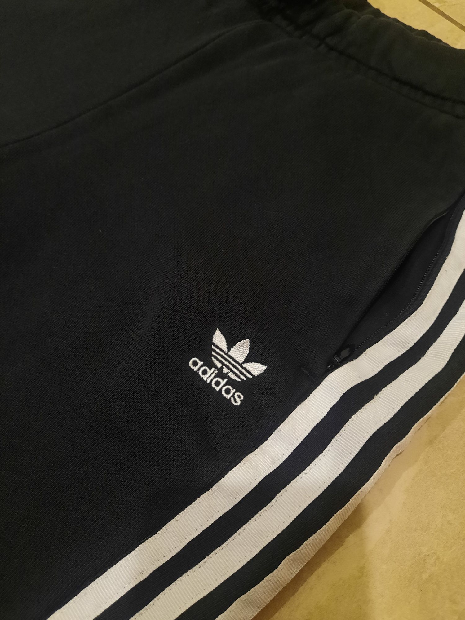 Спортивные штаны Adidas