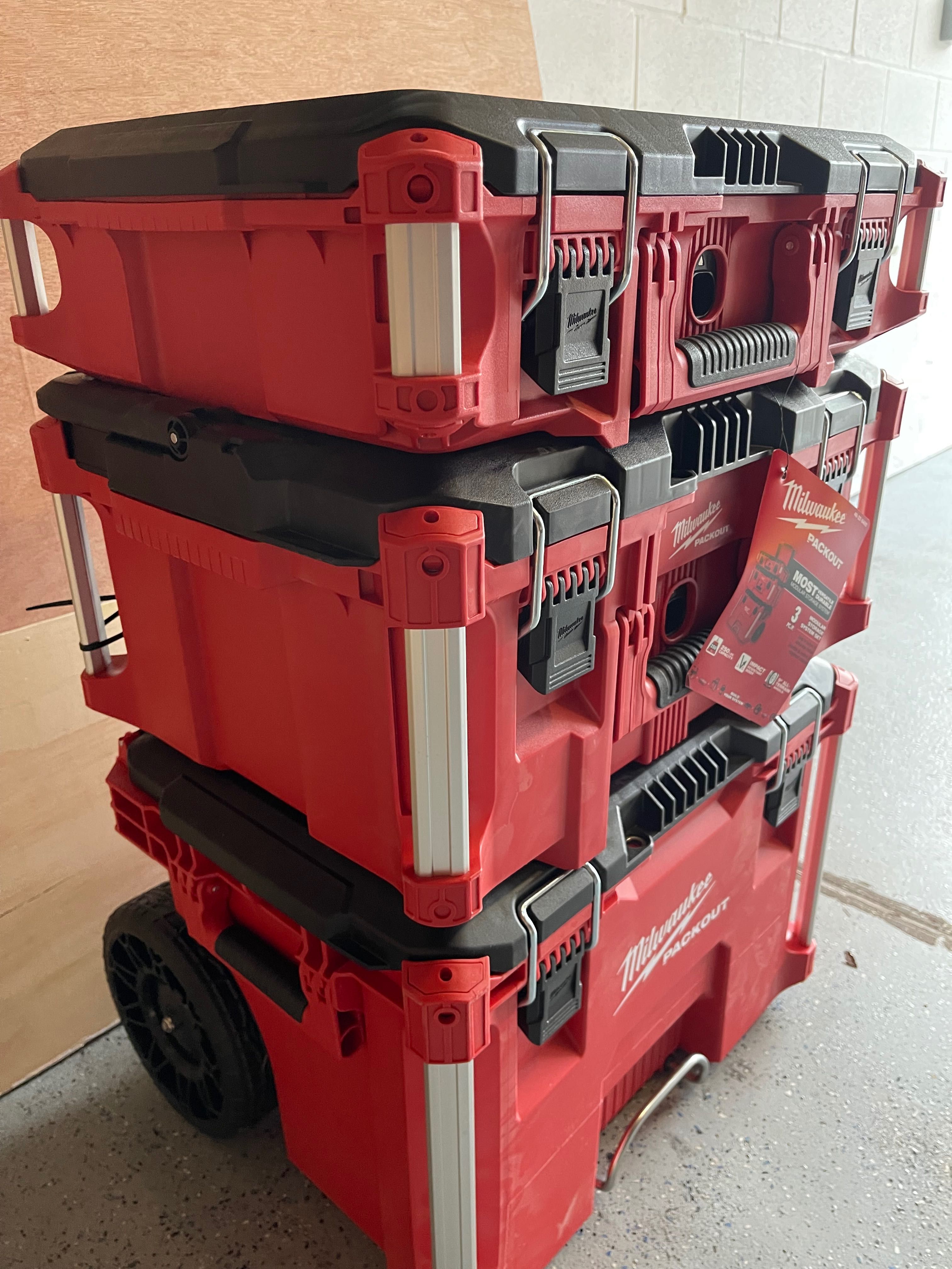 Milwaukee     Packout