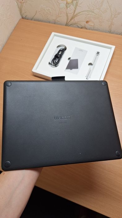 Графічний планшет wacom intuos m bluetooth стан нового
