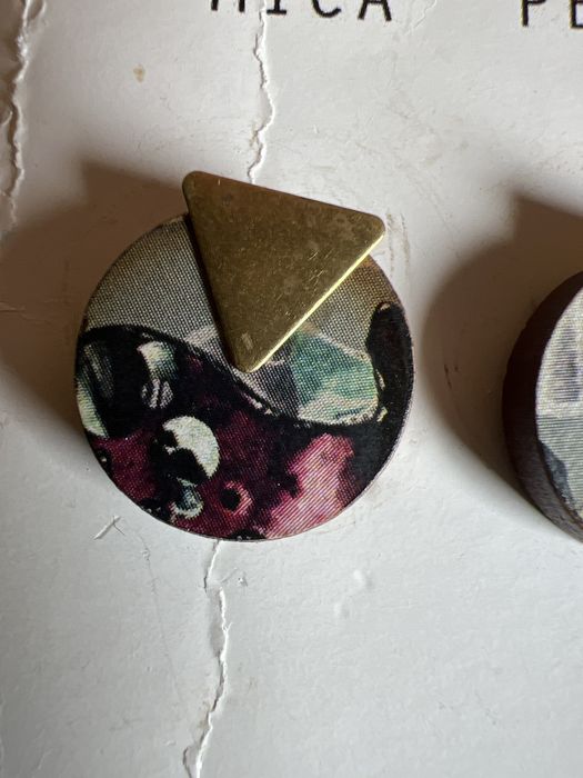 Sprzedam parę drewnianych kolczyków-wkrętów , wisior MICA PEET