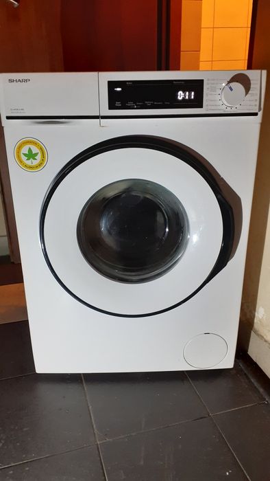 Pralka Sharp ładowność 8 kg . Transport