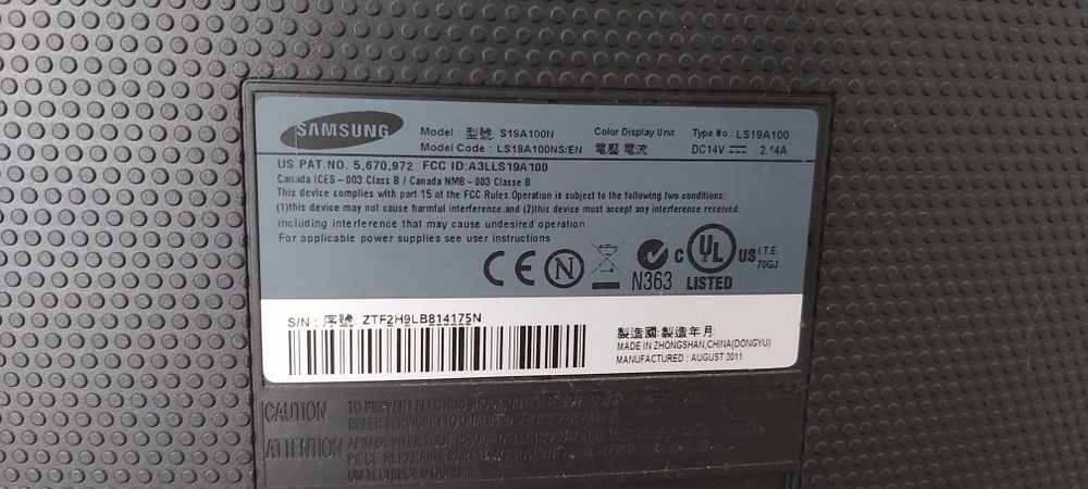 Lote 4 monitores LCD