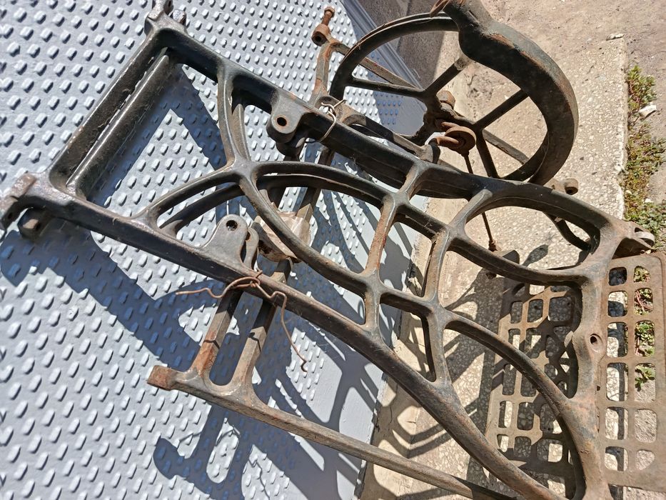 Станина швейной машины ножки чугунные для мангала