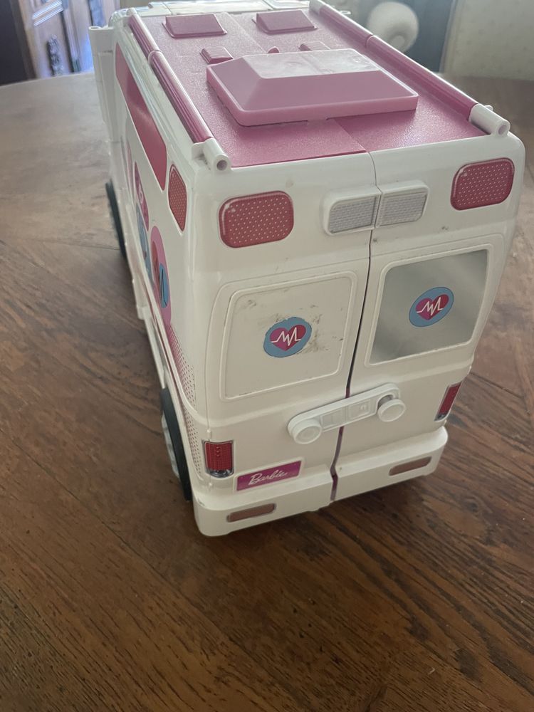 Carro ambulância Barbie
