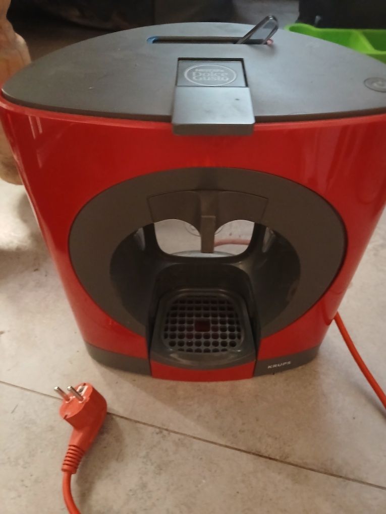 Krups KP 1105 Nescafé Dolce Gusto Oblo ekspres do kawy uszkodzony