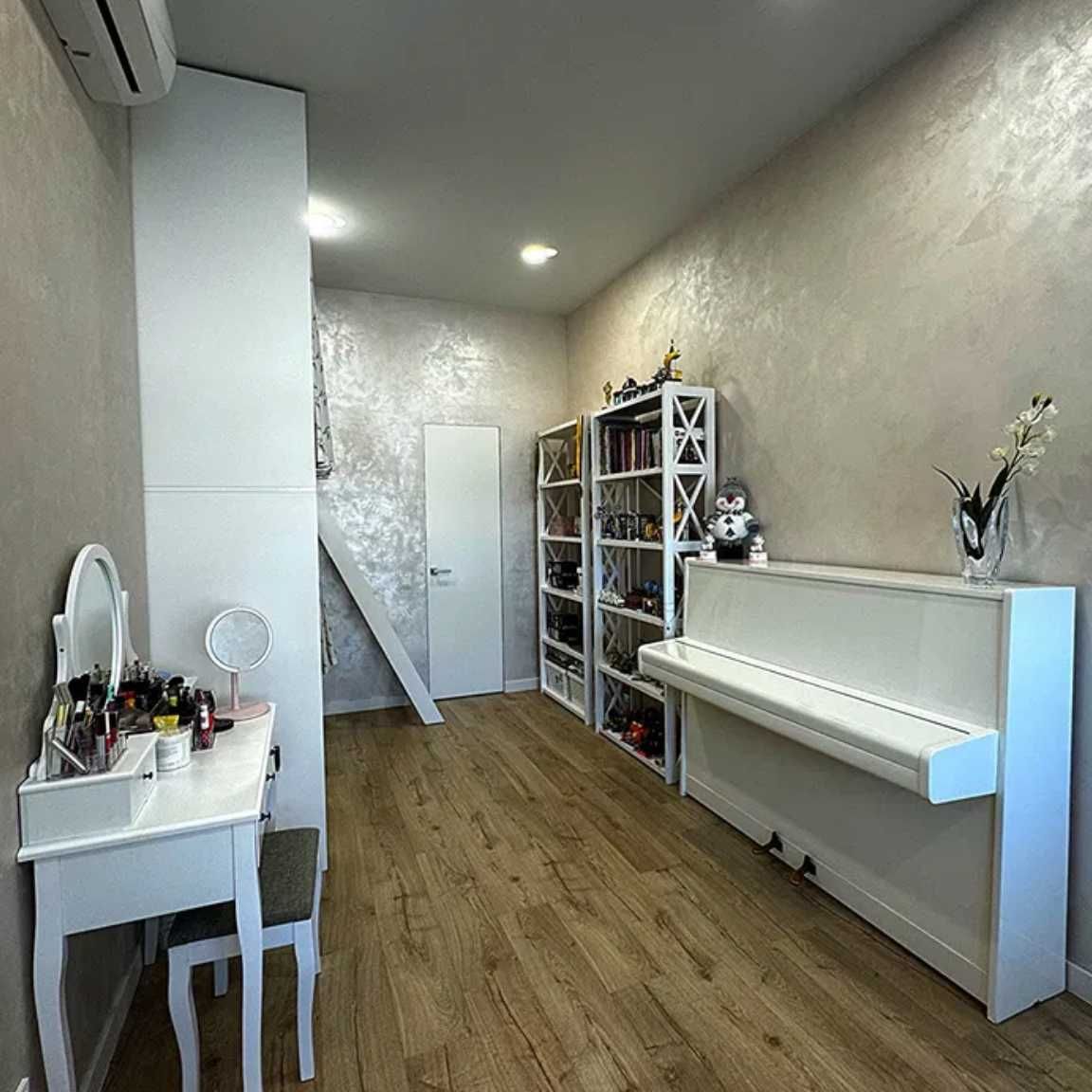 Продам 3х кімнатну квартиру ЖК Comfort City з власним басейном Центр