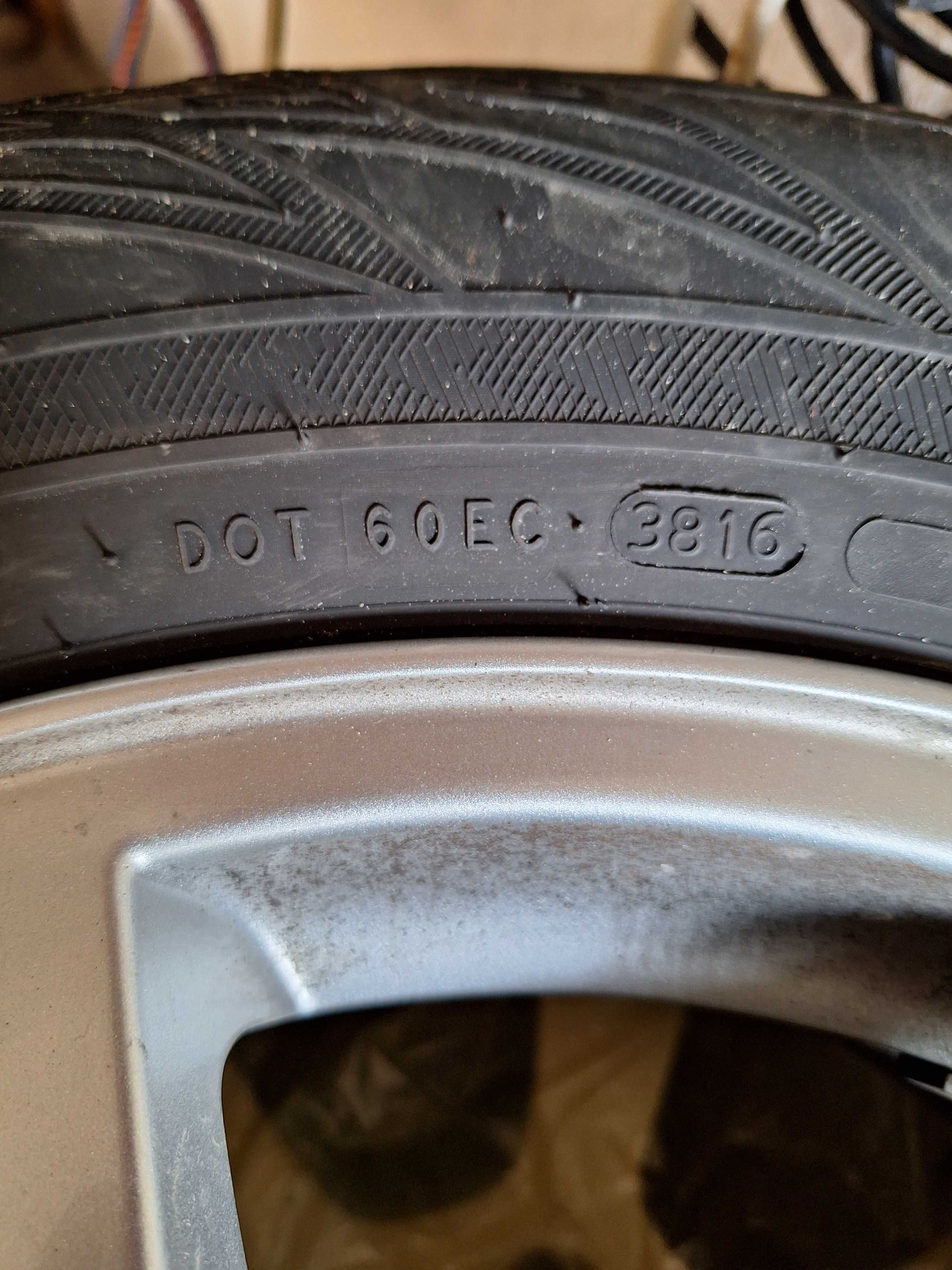 opony zimowe z felgami Nokian 235/65 R17