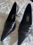 Sapato elegante de salto de mulher