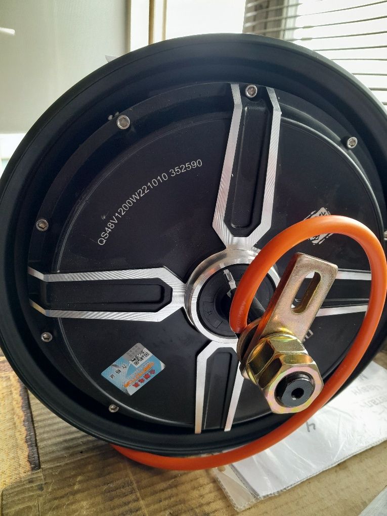 Електричний скутер Літій батарея Li ion на рамі Yamaha QS motor 1,2 kw