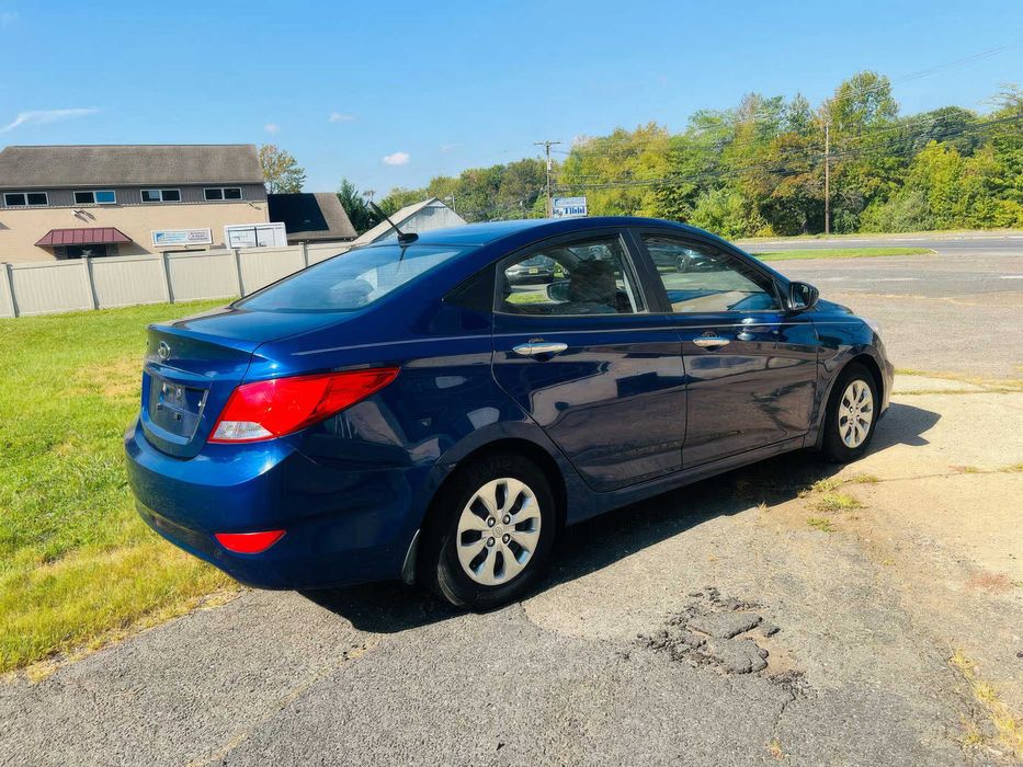 Hyundai Accent SE      2016