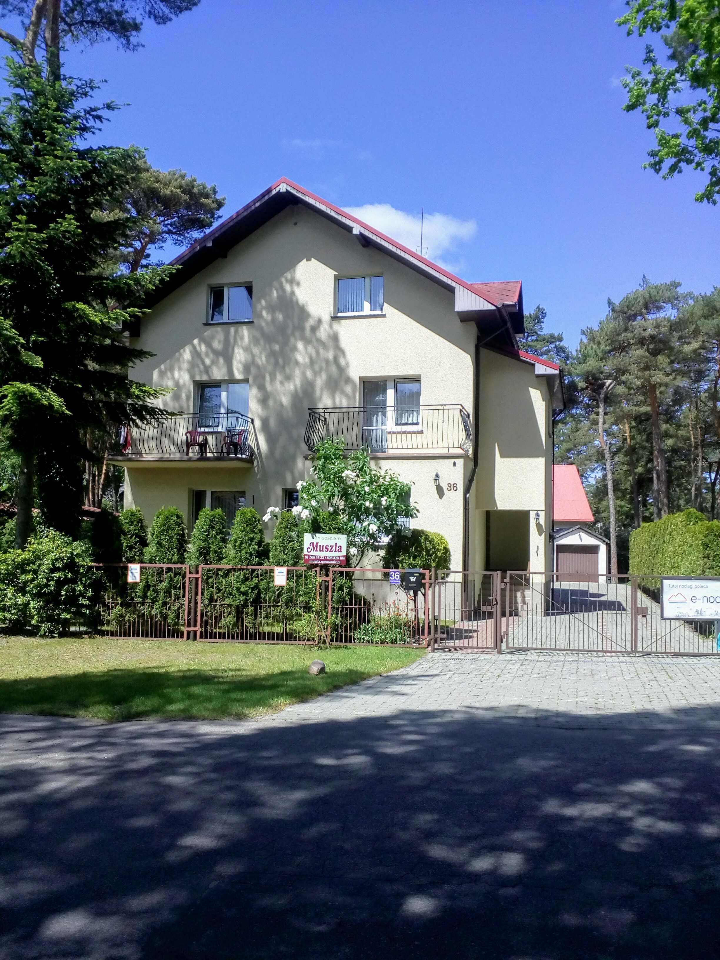 Pobierowo, Dom Gościnny "Muszla"