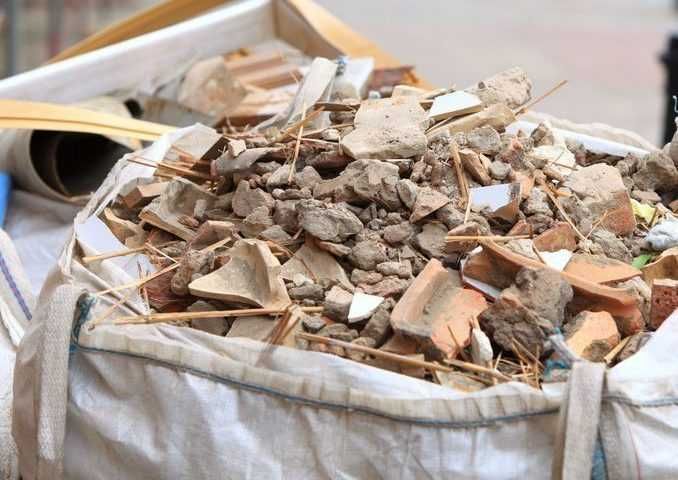 Serviço de demolição, remoção  de entulho e pinturas em geral
