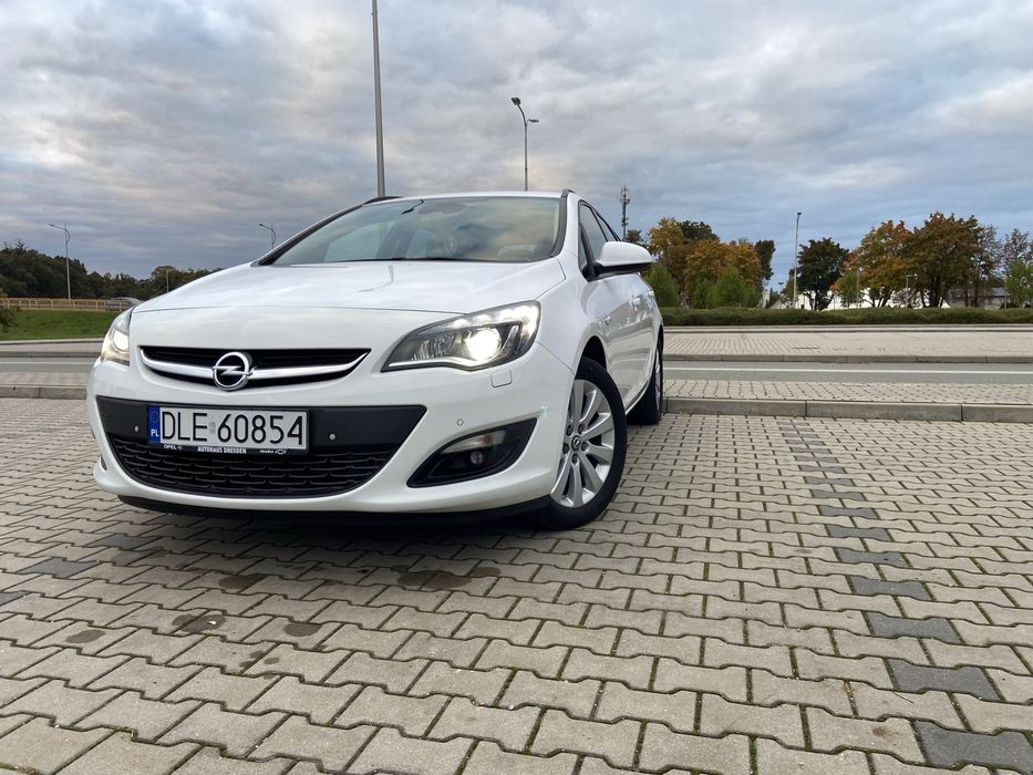 Sprzedam Opla Astra j 1.6