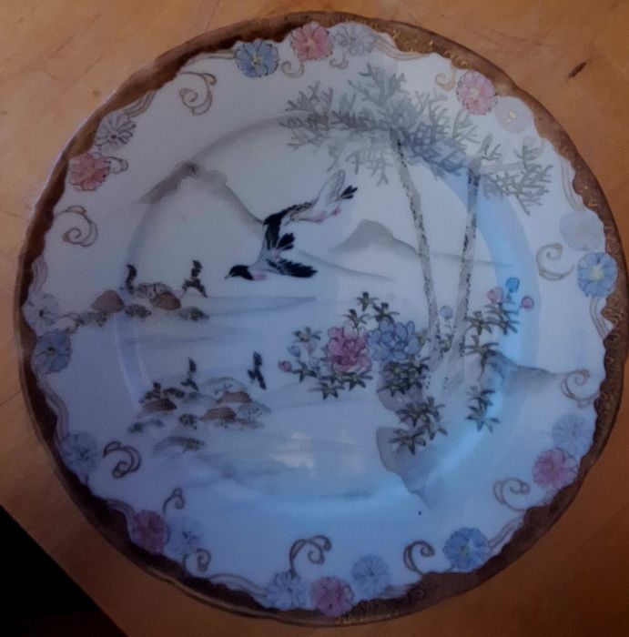 Pratos policromados japoneses pintados à mão porcelana Meiji pássaros