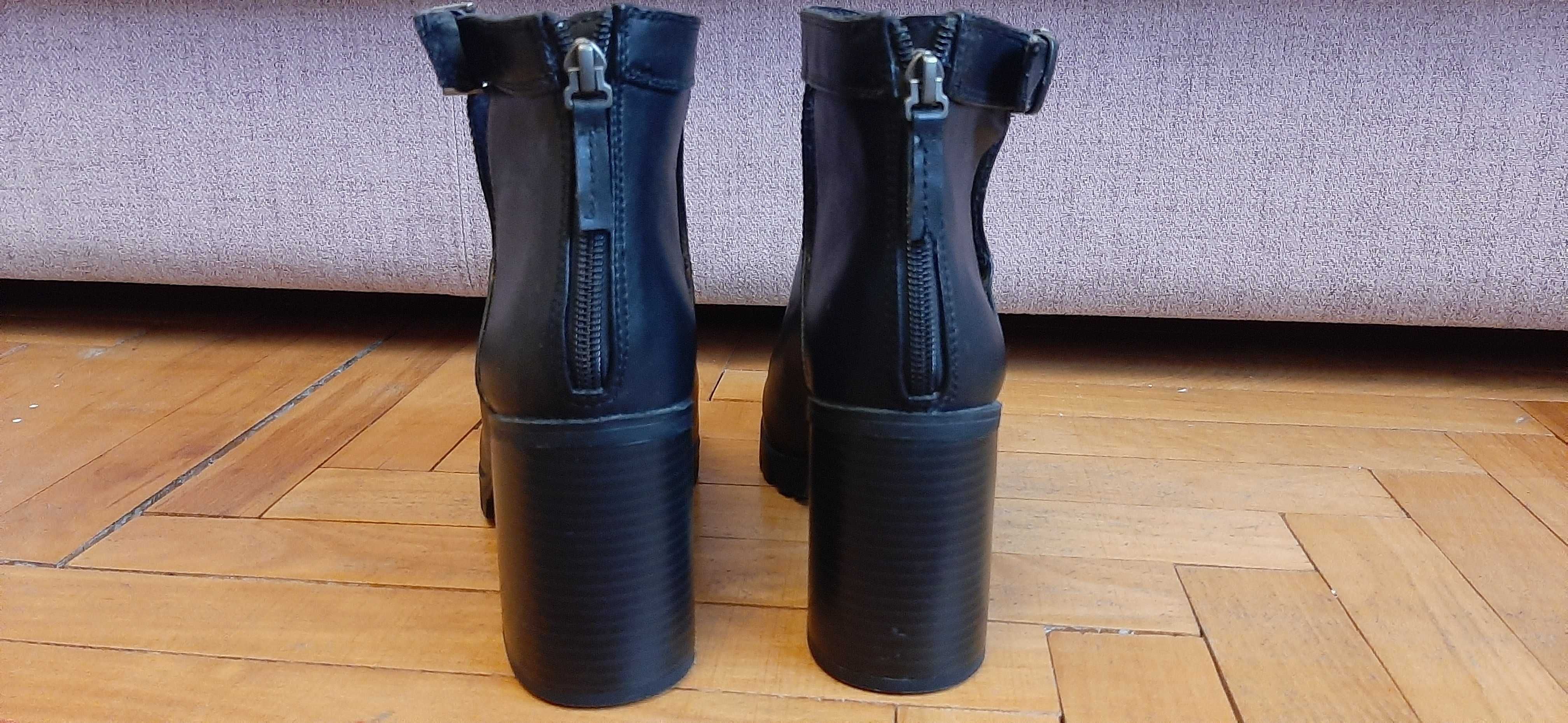 Женские ботинки "Страдивариус", 40 размер.