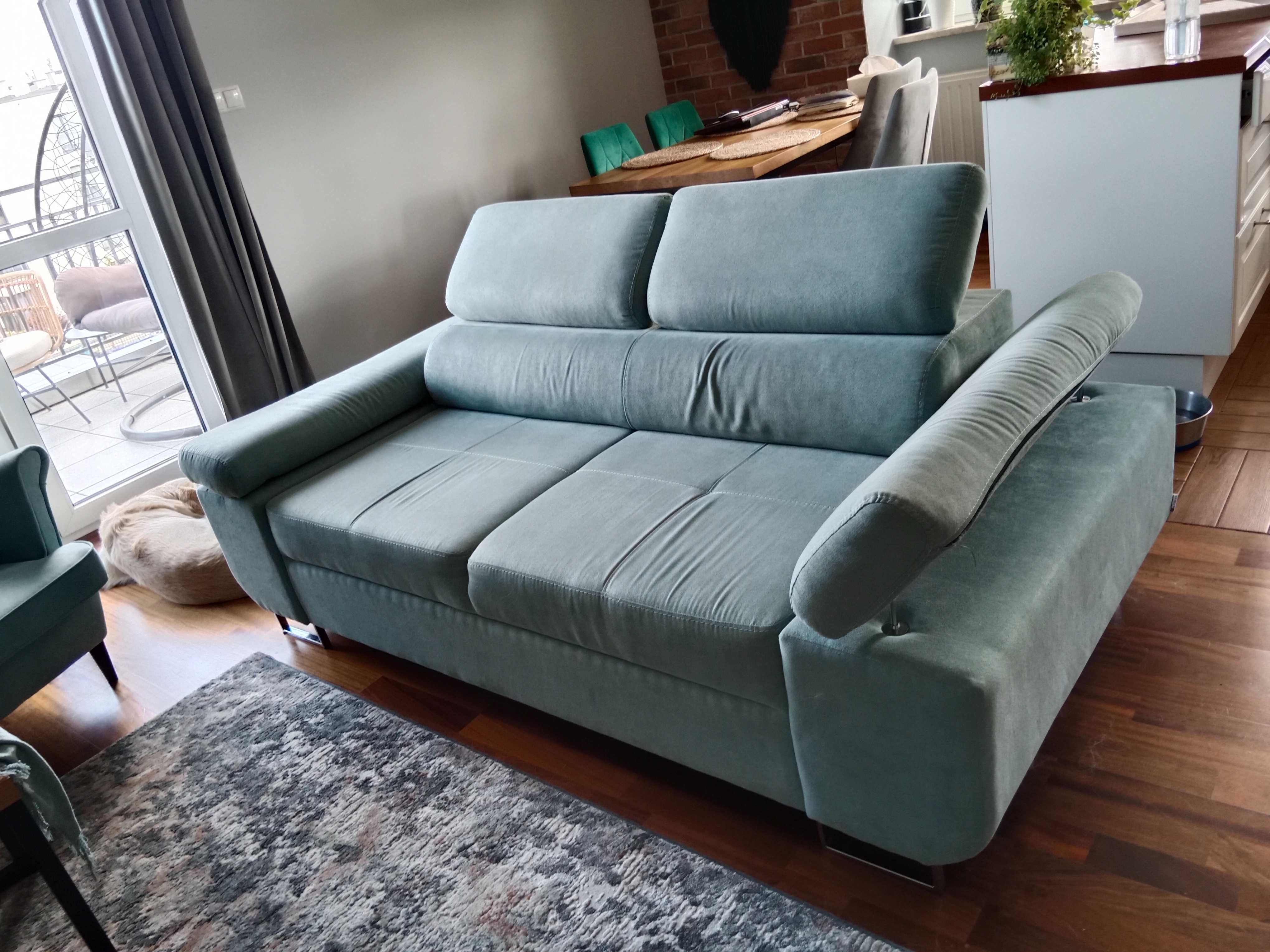 Miętowa sofa, meble Bogart