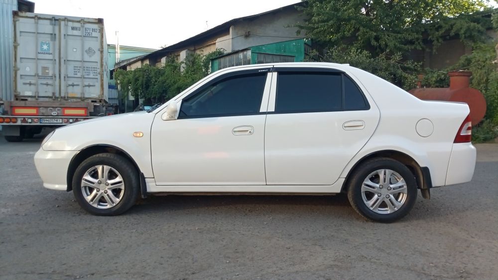 Продаю geely ck2