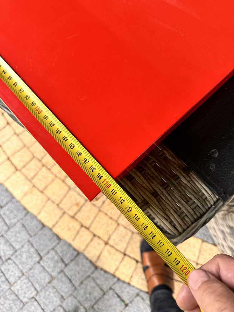 Ikea pólka czerwona na sciane