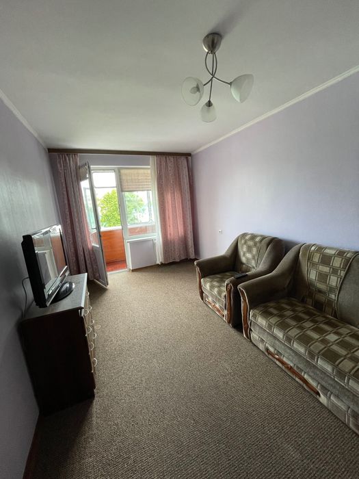 Продаж 2-кімнатної квартири з меблями та технікою