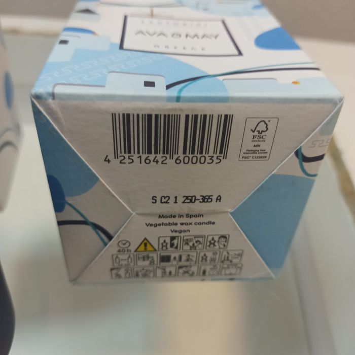 Zastaw  świeca+ perfumy do domu AVA &MAY