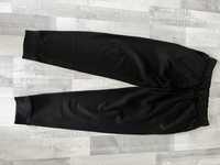 Spodnie dresowe czarne