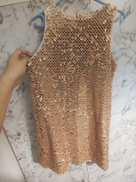 Sukienka h&m cekiny różowa beżowa 134/140