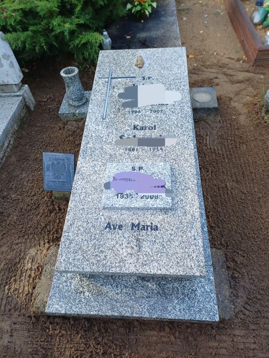 Sprzątanie grobów.