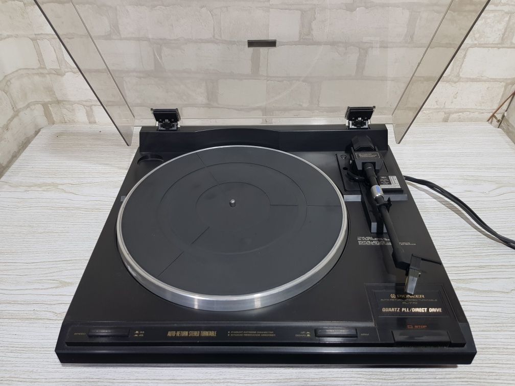 Віниловий програвач PIONEER PL-770, 33/45 об/хв, б/у з Німеччини