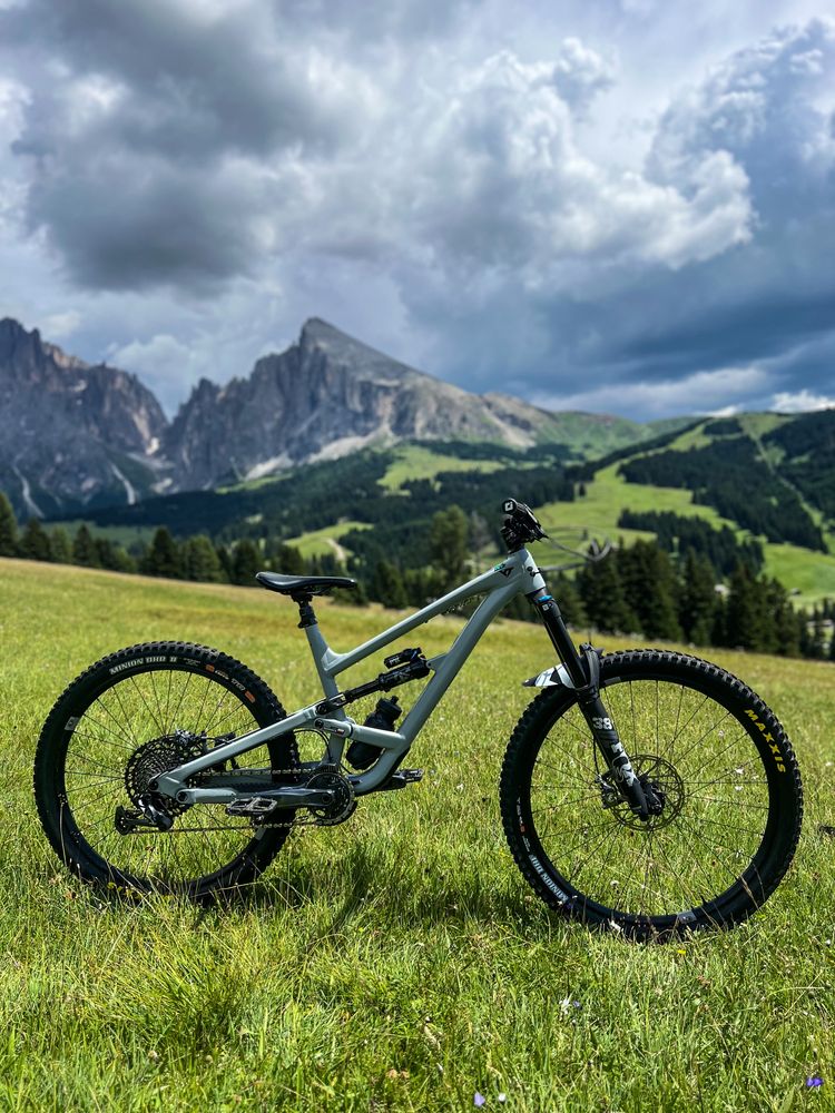 YT Capra AL 2023 L/ Enduro