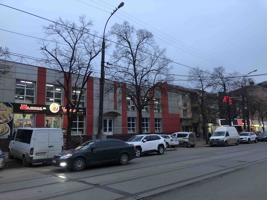 цокольный этаж 225кв.м Возле атб,парки. красн линия высокий трафик