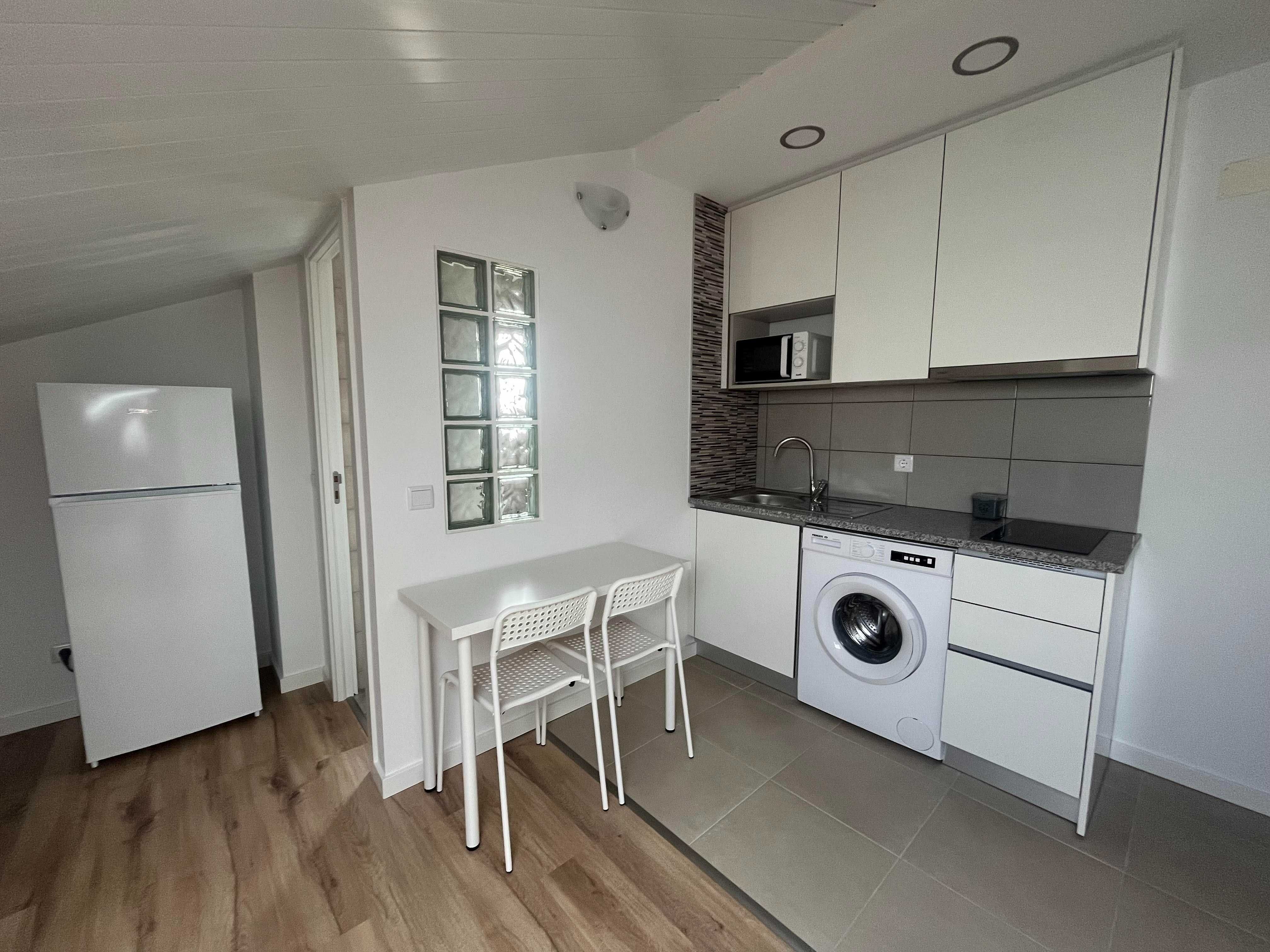 OPORTUNIDADE Estúdio Remodelado – Coimbra (junto à Fucoli)