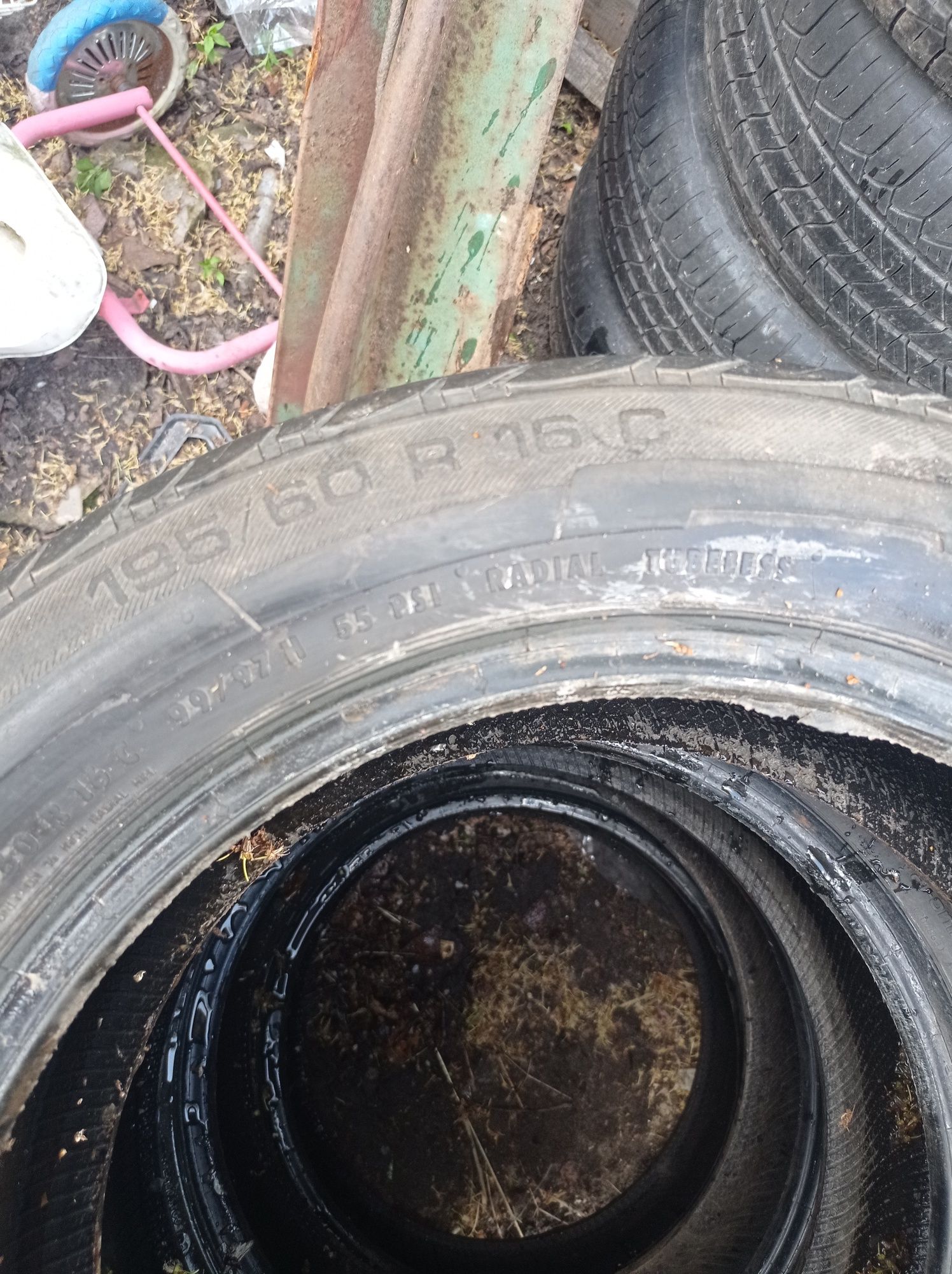 Продам комплект резини195/60 R16c