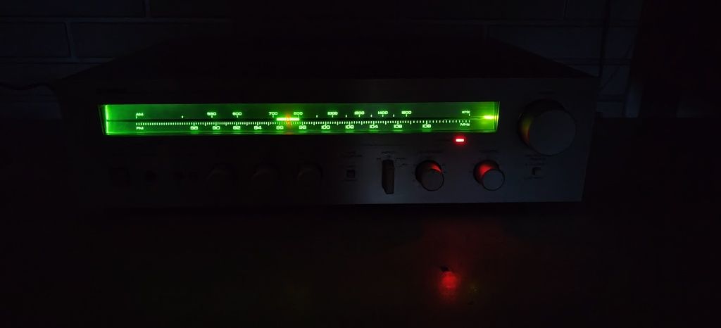 Amplituner YAMAHA R-300. Vintage