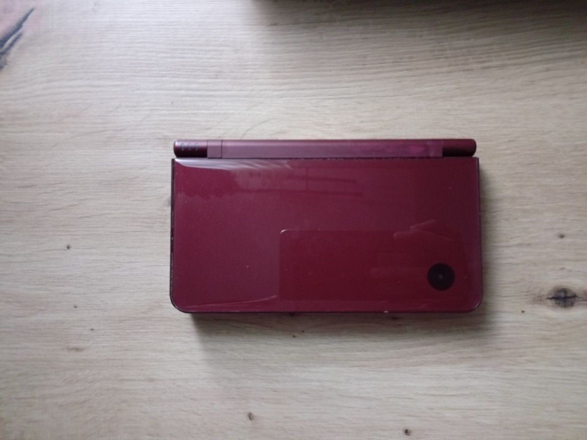 Nintendo DSi XL + R4